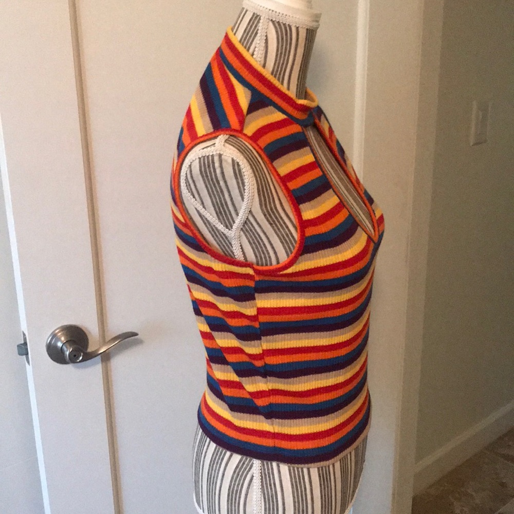 Ladies Sleeveless Sweater Crop Top - Picture 4 of 7